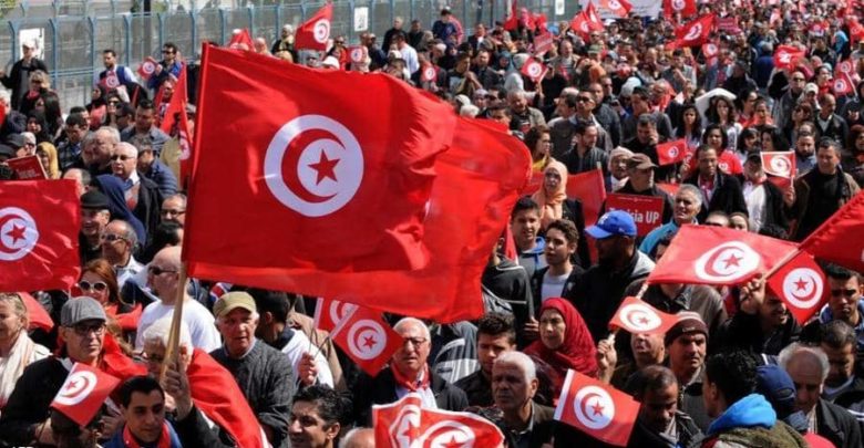10 سنوات من انهيار الاقتصاد التونسي...
